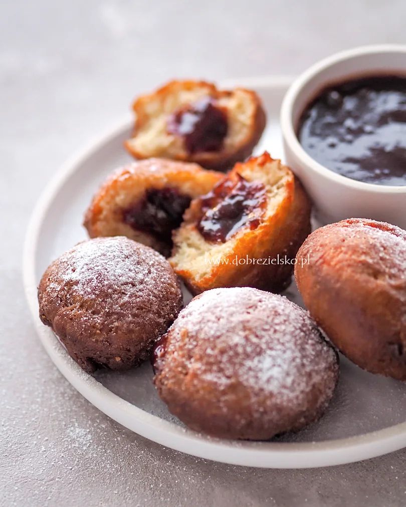 wegańskie pączki smażone pieczone bezglutenowe z czekoladą z powidłami domowe pączki